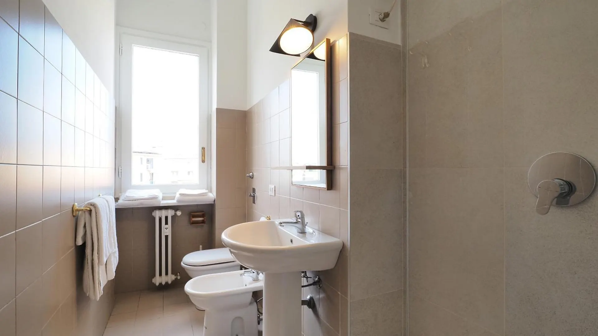 Elegant Moscova Apt Milán